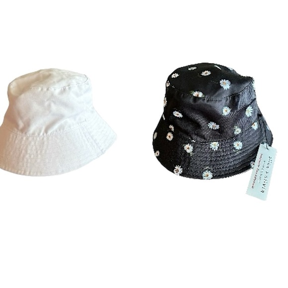 NWT Alice + Olivia Fabfitfun White Canvas Reversible Bucket Hat Black w Daisies main image 7